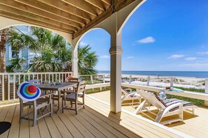 Outdoor dining - Perfect Timing- On The Beach, Sleeps 10 (Port St. Joe)