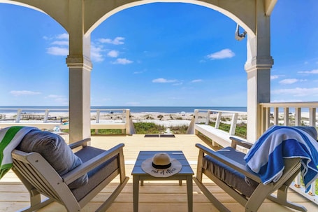 Terrace/patio. Perfect Timing- On The Beach, Sleeps 10