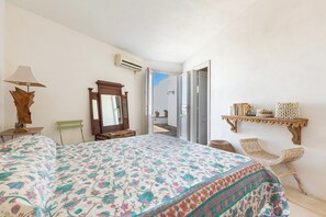 3 bedrooms, iron/ironing board