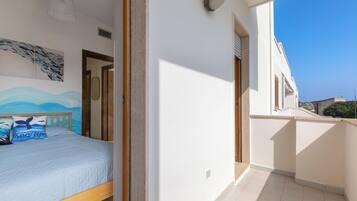 1 bedroom, iron/ironing board, internet