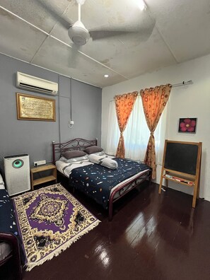 2 slaapkamers, een strijkplank/strijkijzer, reisbedje, wifi