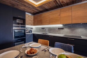 Kühlschrank, Mikrowelle, Geschirrspüler