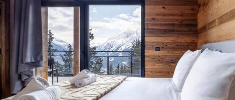 5 bedrooms, WiFi, bed sheets