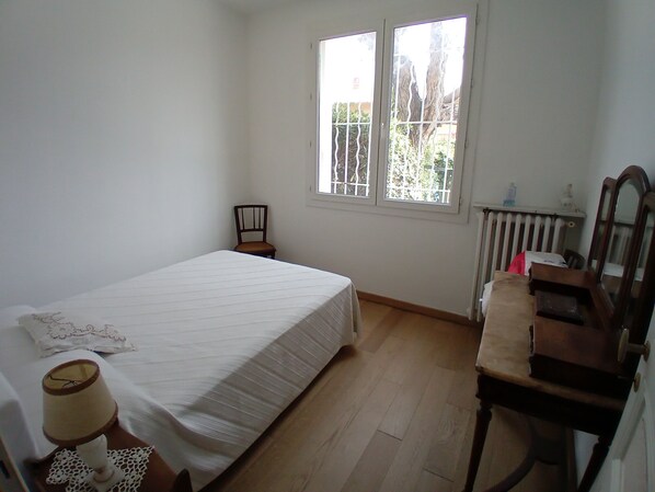 4 Schlafzimmer, Reisekinderbett, WLAN, Bettwäsche