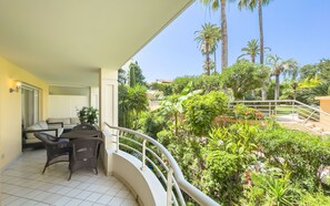 Apartment | 2 bedrooms - Le First in Cannes With 2 Bedrooms and 2 Bathrooms (Cannes)