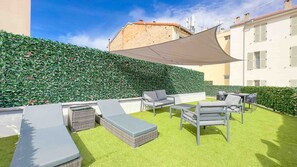 3 camere
