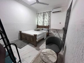 1 chambre, fer et planche à repasser, Wi-Fi, draps fournis