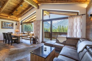 Chalet | Living area