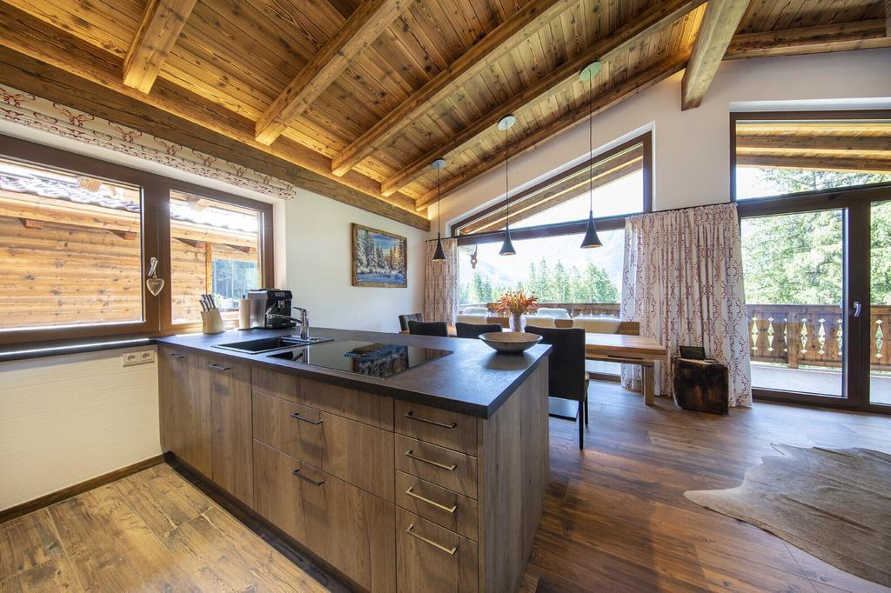 ชาเลท์ | ภายใน