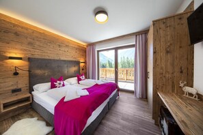 3 bedrooms, bed sheets - Chalet in Neukirchen Near Ski Lift (Neukirchen am Grossvenediger)