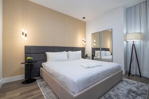 5 bedrooms, iron/ironing board, free WiFi, bed sheets