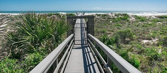 Sea Haven 222 -Beautiful Condo, Pool, Beach Access, Putt Putt, Shuffleboard