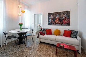 Superior Apartment, City View | Living area