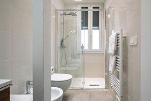 Superior-Apartment, Stadtblick | Badezimmer