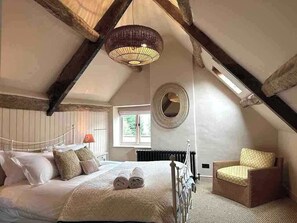 5 quartos, ferros/tábuas de passar roupa, berço de viagem, Wi-Fi