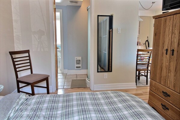 1 bedroom, WiFi, bed sheets