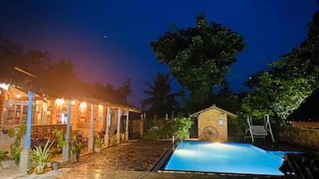 Udendørs pool
