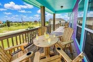 Outdoor dining - Near Ferry + Beach | RV Hookups | Water Views (Port Bolivar)
