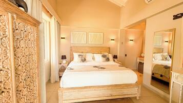 Ropa de cama de alta calidad y minibar