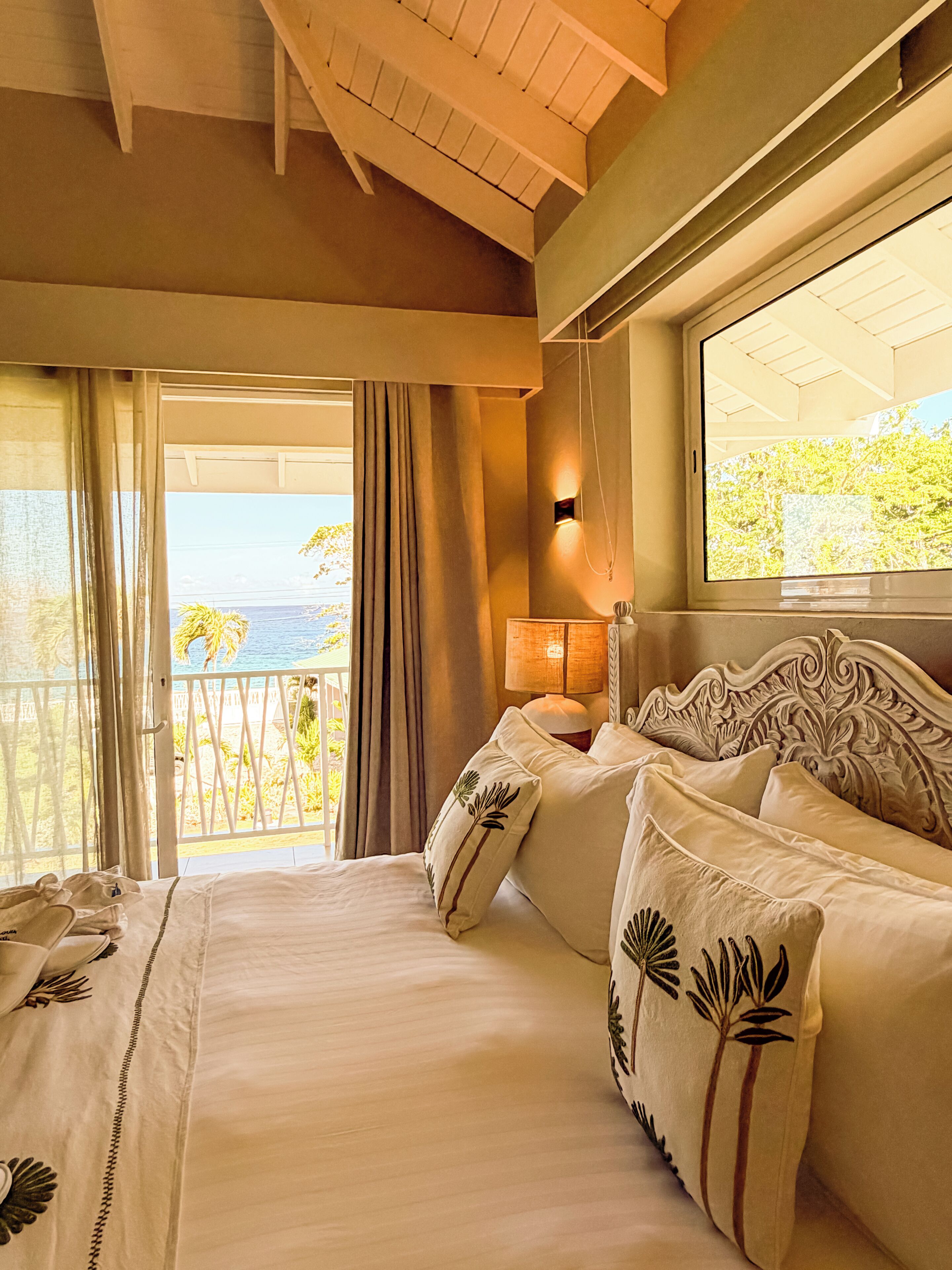Phòng Cao cấp, quang cảnh biển (Doble Vista al Mar) | Bộ đồ giường cao cấp, minibar, két bảo mật tại phòng, bàn 