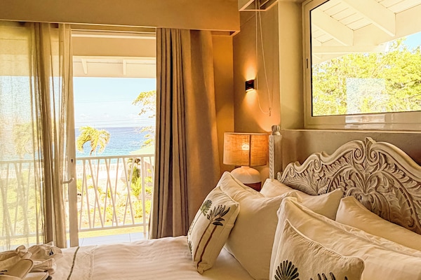 Luxury-Zimmer, Meerblick (Doble Vista al Mar) | Hochwertige Bettwaren, Minibar, Zimmersafe, Schreibtisch