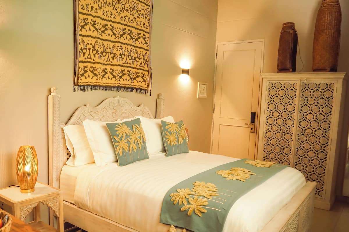 Comfort Room (Doble interior) | Premium bedding, minibar, in-room safe, desk