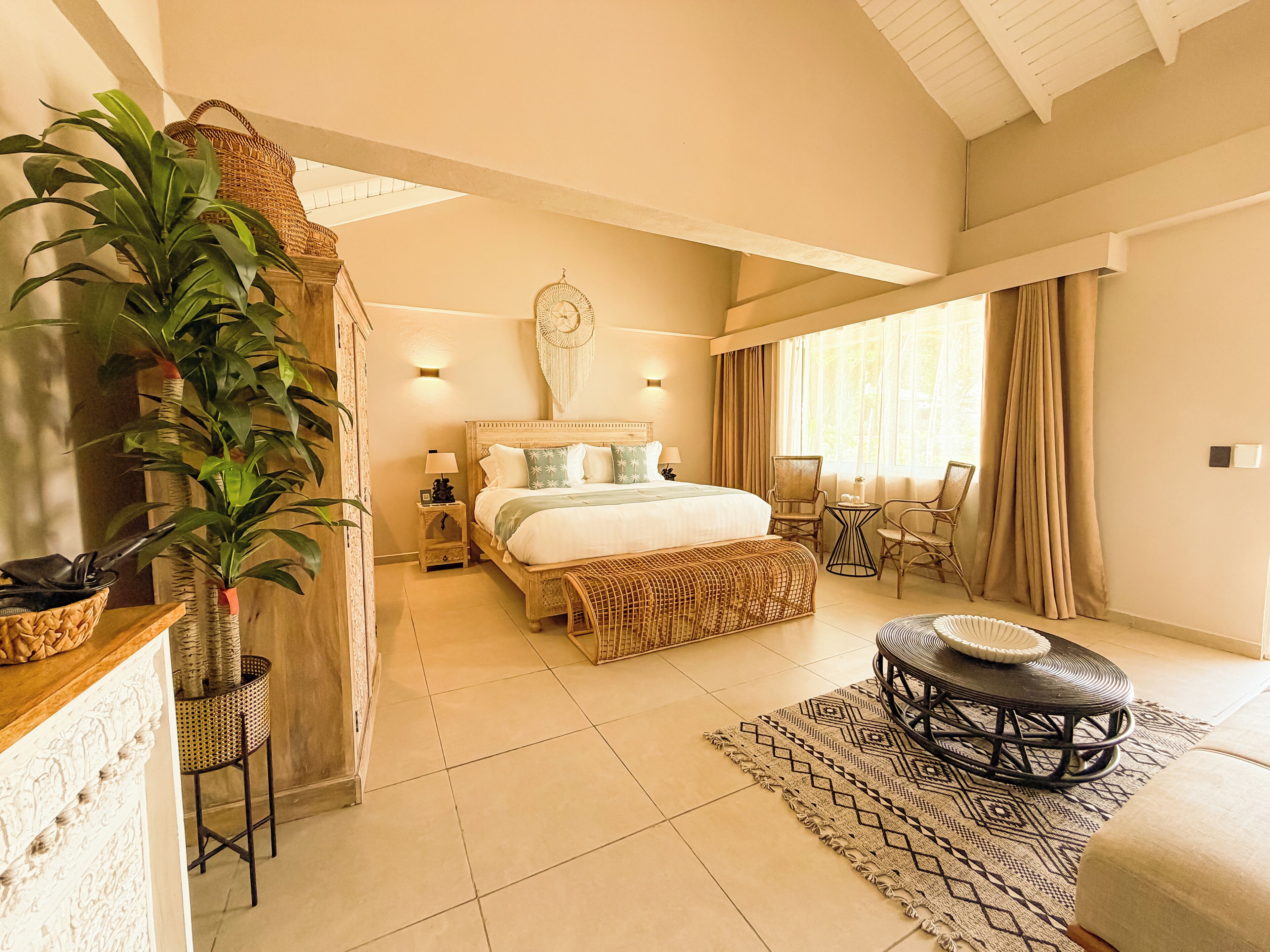 Superior Room, Garden View (Triple - Vista al Mar) | Premium bedding, minibar, in-room safe, desk