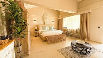 Phòng Superior, quang cảnh vườn (Triple - Vista al Mar) | Bộ đồ giường cao cấp, minibar, két bảo mật tại phòng, bàn