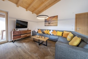 Chalet | Living area