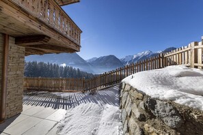 Chalet | Property grounds - Chalet With Ski Access, Neukirchen (Neukirchen am Grossvenediger)