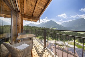 Chalet | Restaurante al aire libre