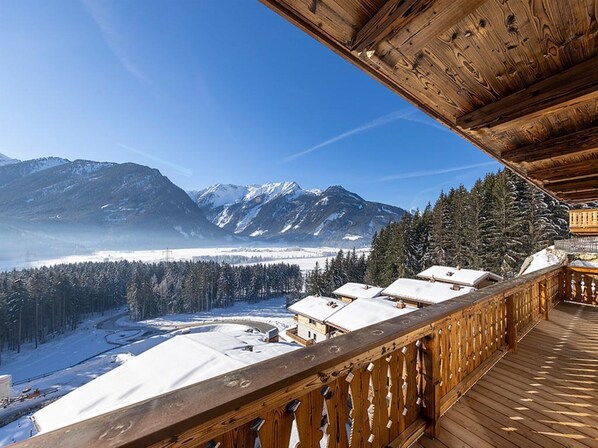 Chalet | Property grounds