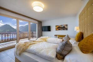 Chalet | 4 bedrooms, individually furnished, bed sheets - Nationalpark Chalet Zollspitze (Neukirchen am Grossvenediger)