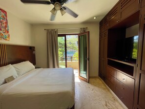 2 soveværelser, pengeskab på værelset, strygejern/strygebr æt