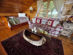 4 bedrooms, in-room safe, desk, iron/ironing board