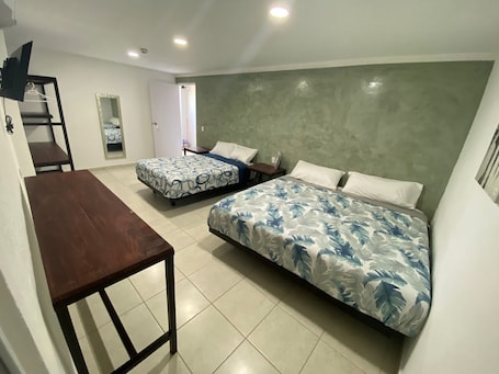 Comfort Double Room | Desk, free WiFi, bed sheets