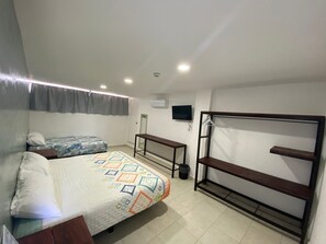 Comfort Double Room | Desk, free WiFi, bed sheets - Sicarú (Salina Cruz)