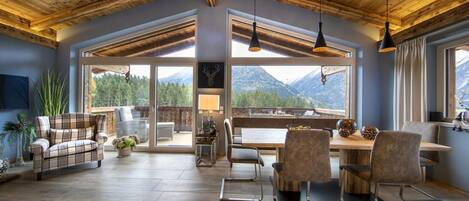 Chalet | Interior