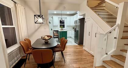 Spacious 4-bedroom house in charming Utica with WiFi, AC