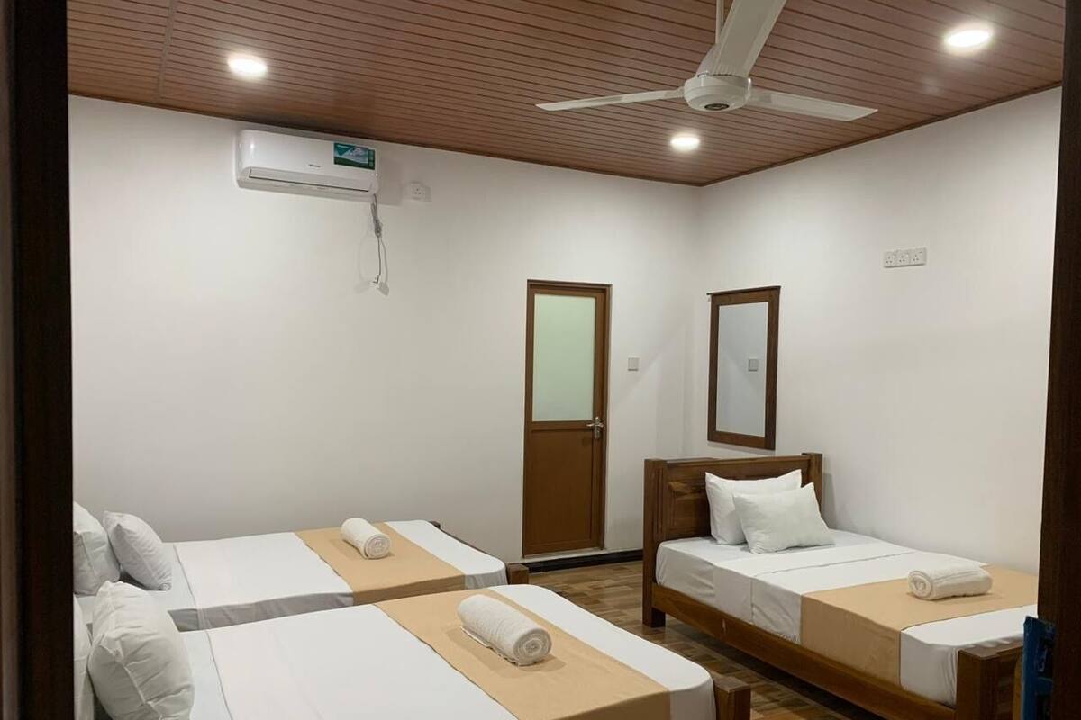 標準三人房, 露台, 花園景 | 免費 Wi-Fi