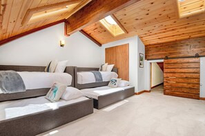 3 chambres, fer et planche à repasser, lit parapluie, Wi-Fi gratuit