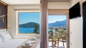 Superior Suite, 1 Queen Bed with Sofa bed, Sea View