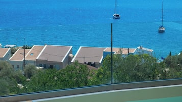 Junior Suite, Private Pool, Bay View | Terrace/patio