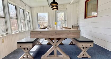 Game Day Getaway - Pool Table, Grill, 5 minutes from All Star Village