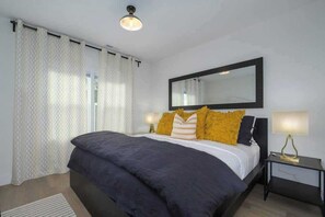 2 chambres, fer et planche à repasser, Wi-Fi, draps fournis