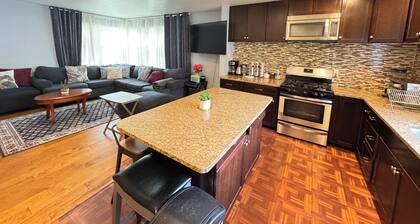 Spacious 8-Bedroom Entire House in Alexandria