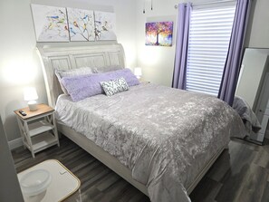 4 bedrooms, desk, iron/ironing board, travel crib