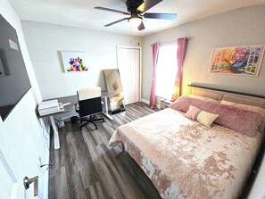 4 Schlafzimmer, Schreibtisch, Bügeleisen/Bügelbrett, Reisekinderbett