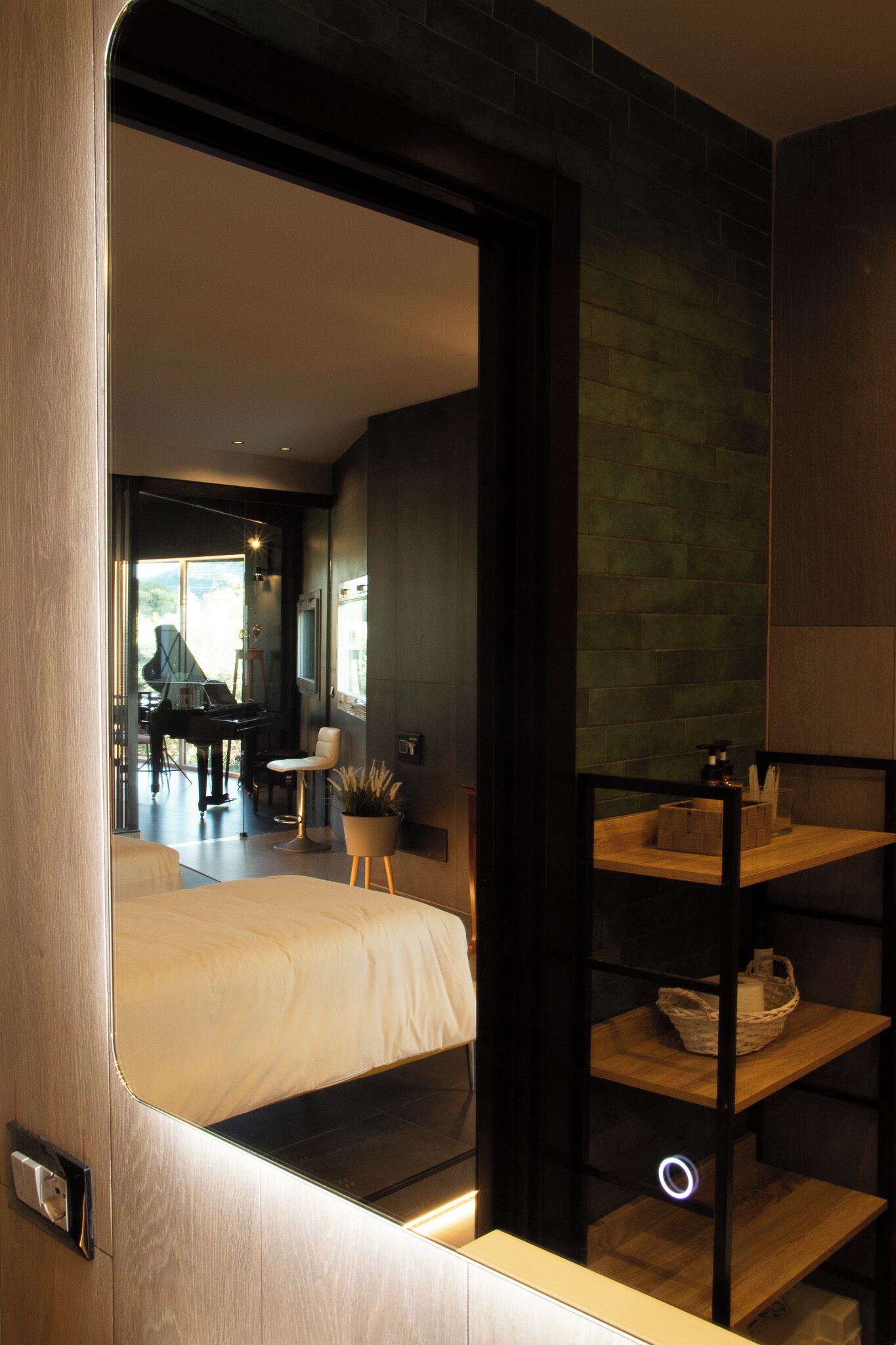 Deluxe Villa, Pool View | Bathroom | Slippers