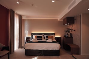Executive-Vierbettzimmer | Hochwertige Bettwaren, Pillowtop-Betten, Minibar, Zimmersafe